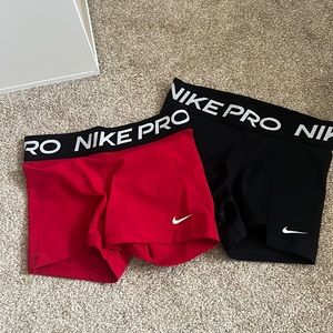 2 Nike Pros size small